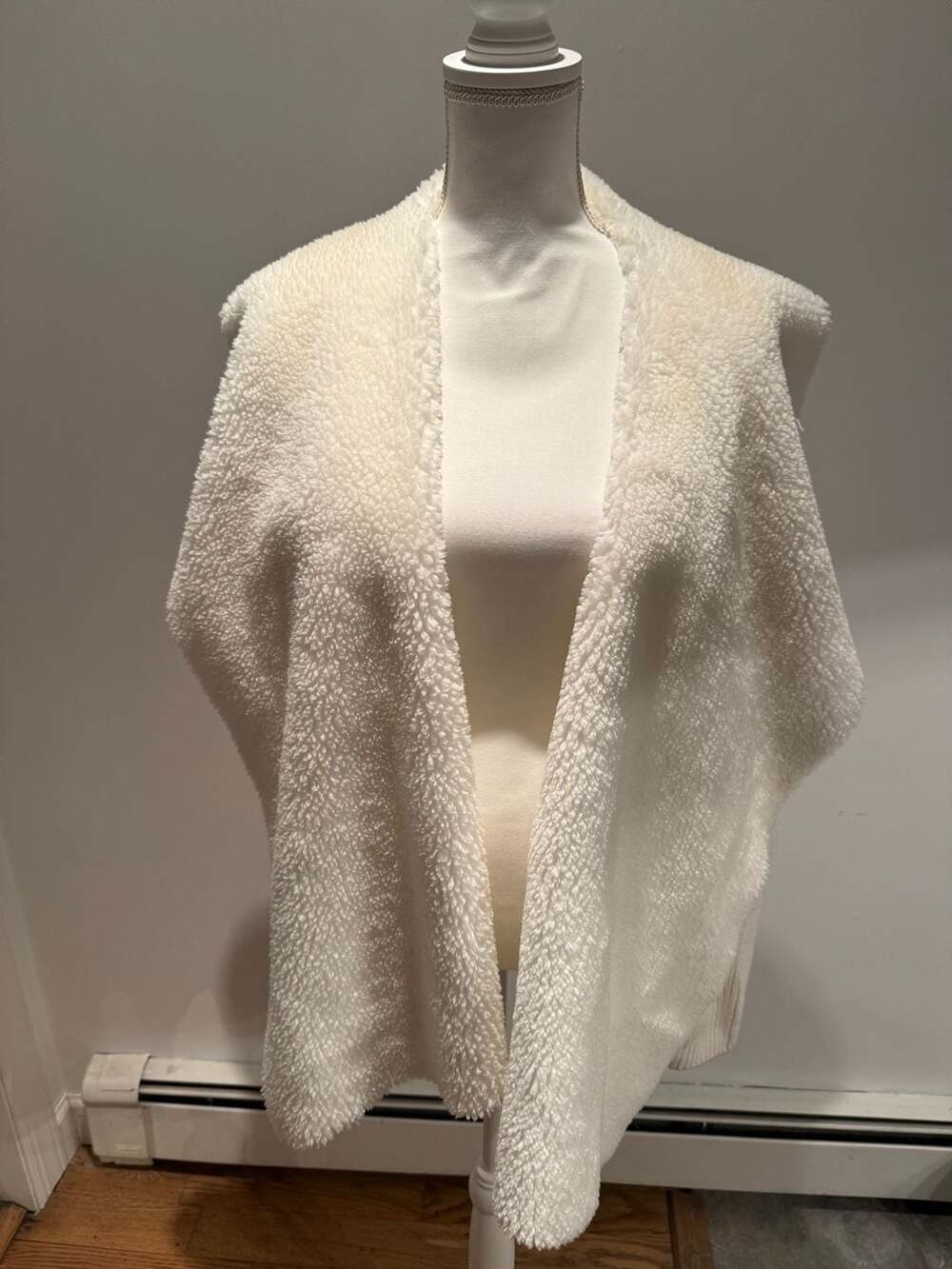 Kate & Sam Cream Faux Fur and Acrylic Knit Capelet XL